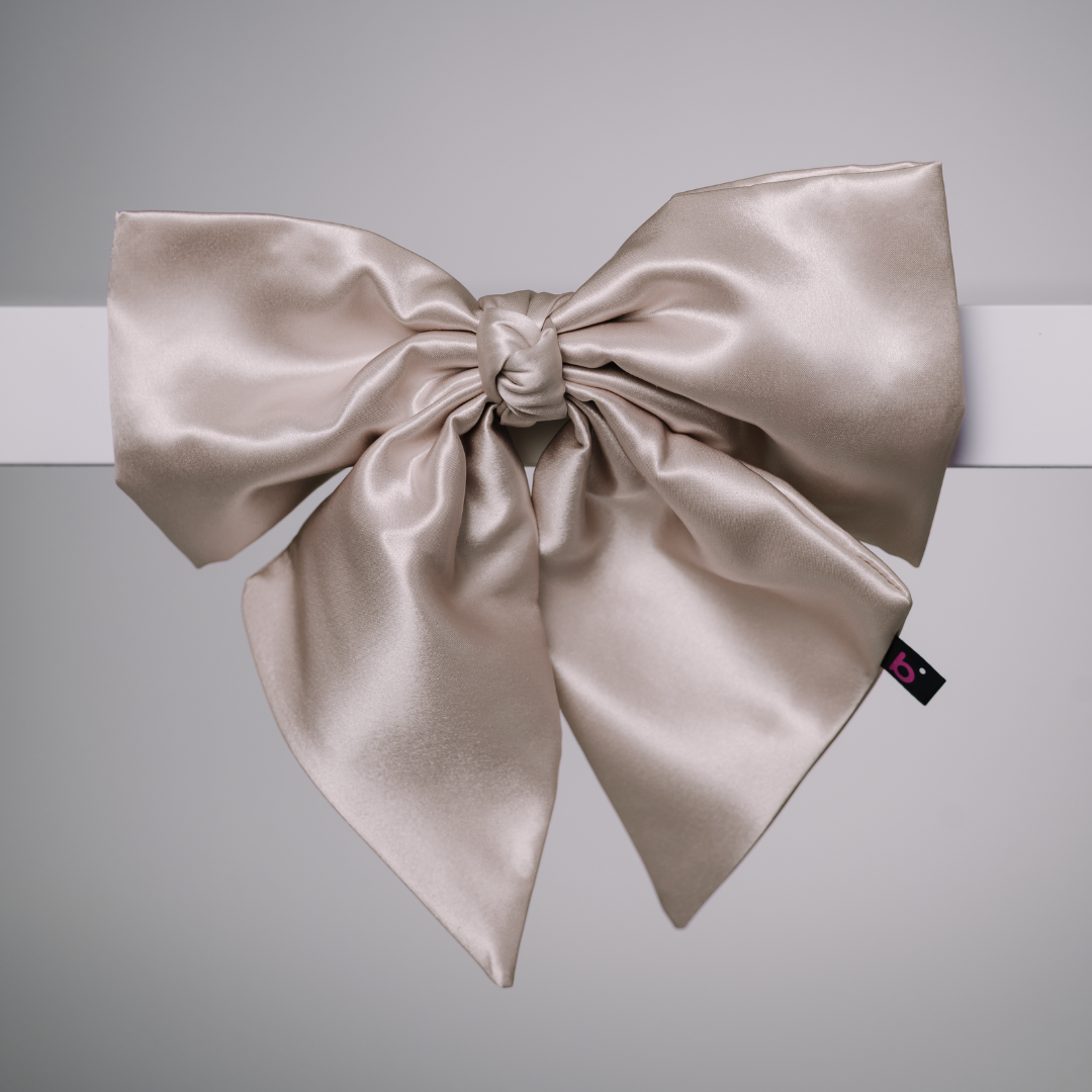 Silk hair clip with bow